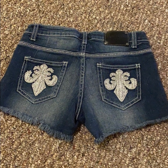 Women’s Red Rivet Jeans Shorts - Picture 2 of 2